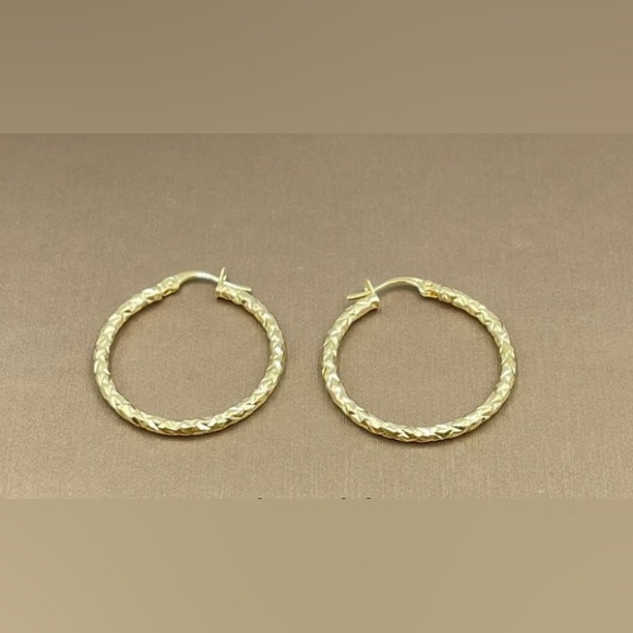 Authentic 18kt solid gold hoop earrings brand new never worn - Picture 3 of 4
